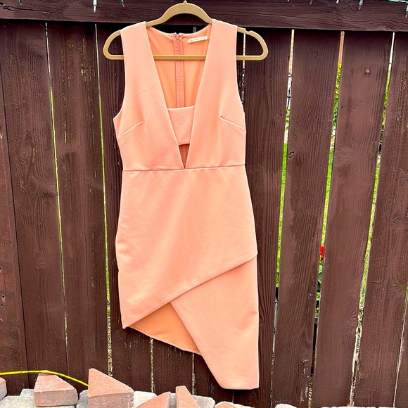 Peach colored Cocktail Dress - Picture 1 of 8